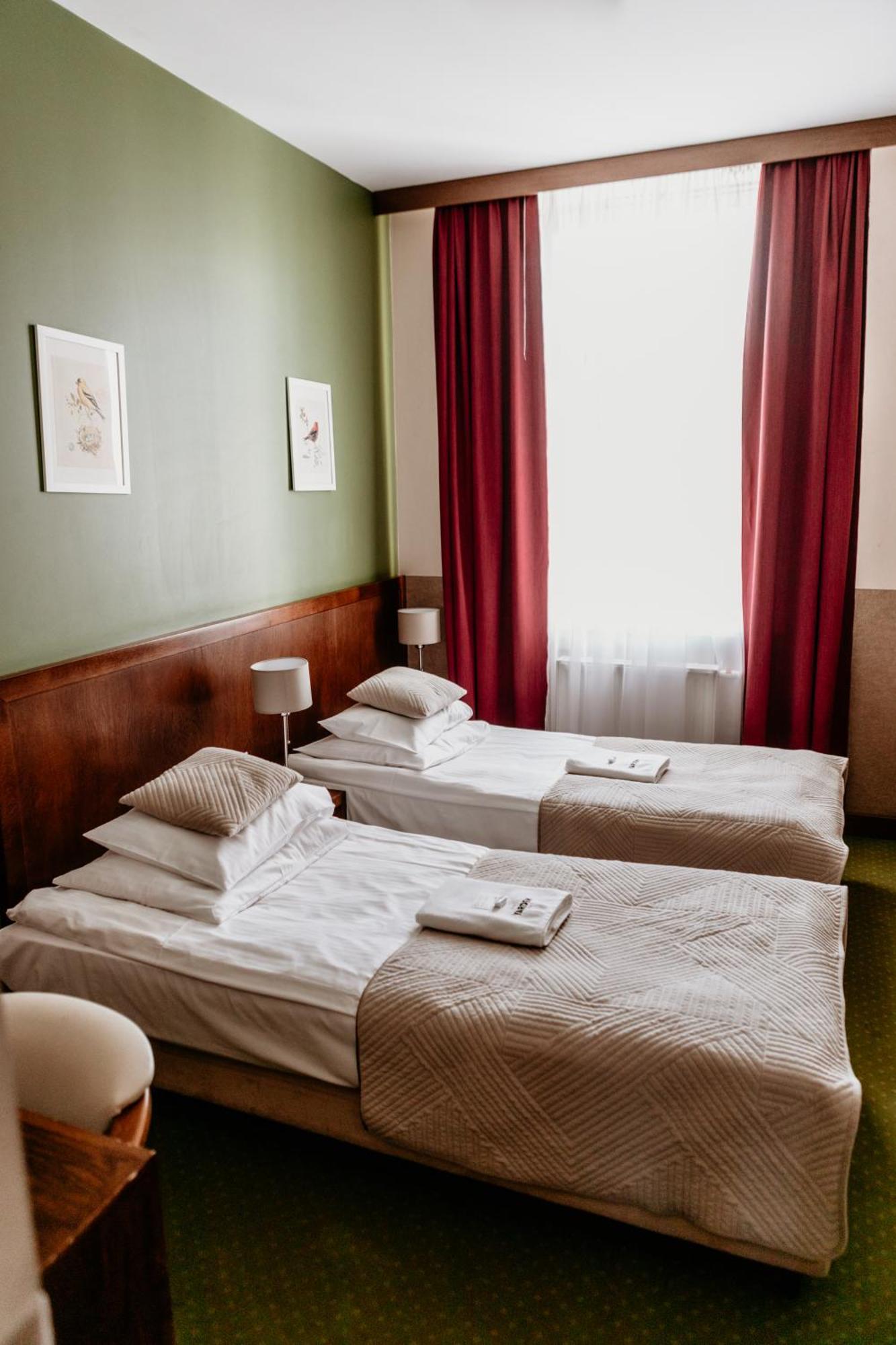 Hotel Yarden By Artery Hotels 克拉科夫 外观 照片