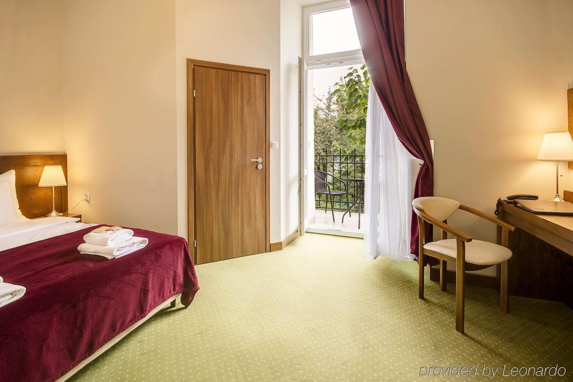 Hotel Yarden By Artery Hotels 克拉科夫 外观 照片