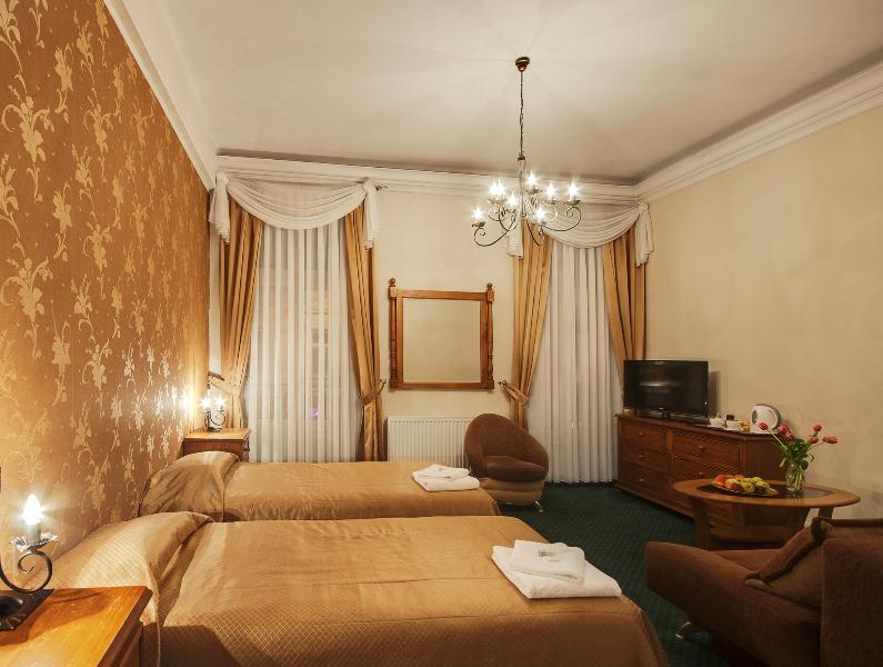 Hotel Yarden By Artery Hotels 克拉科夫 外观 照片