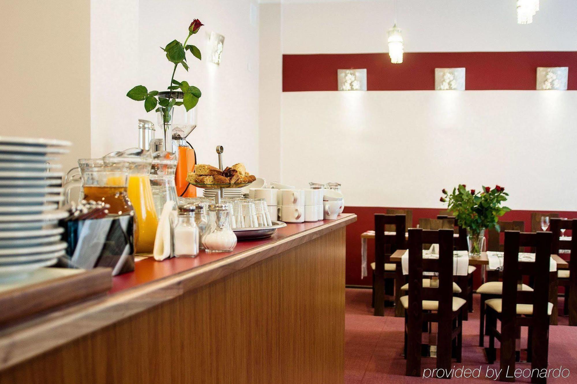 Hotel Yarden By Artery Hotels 克拉科夫 外观 照片