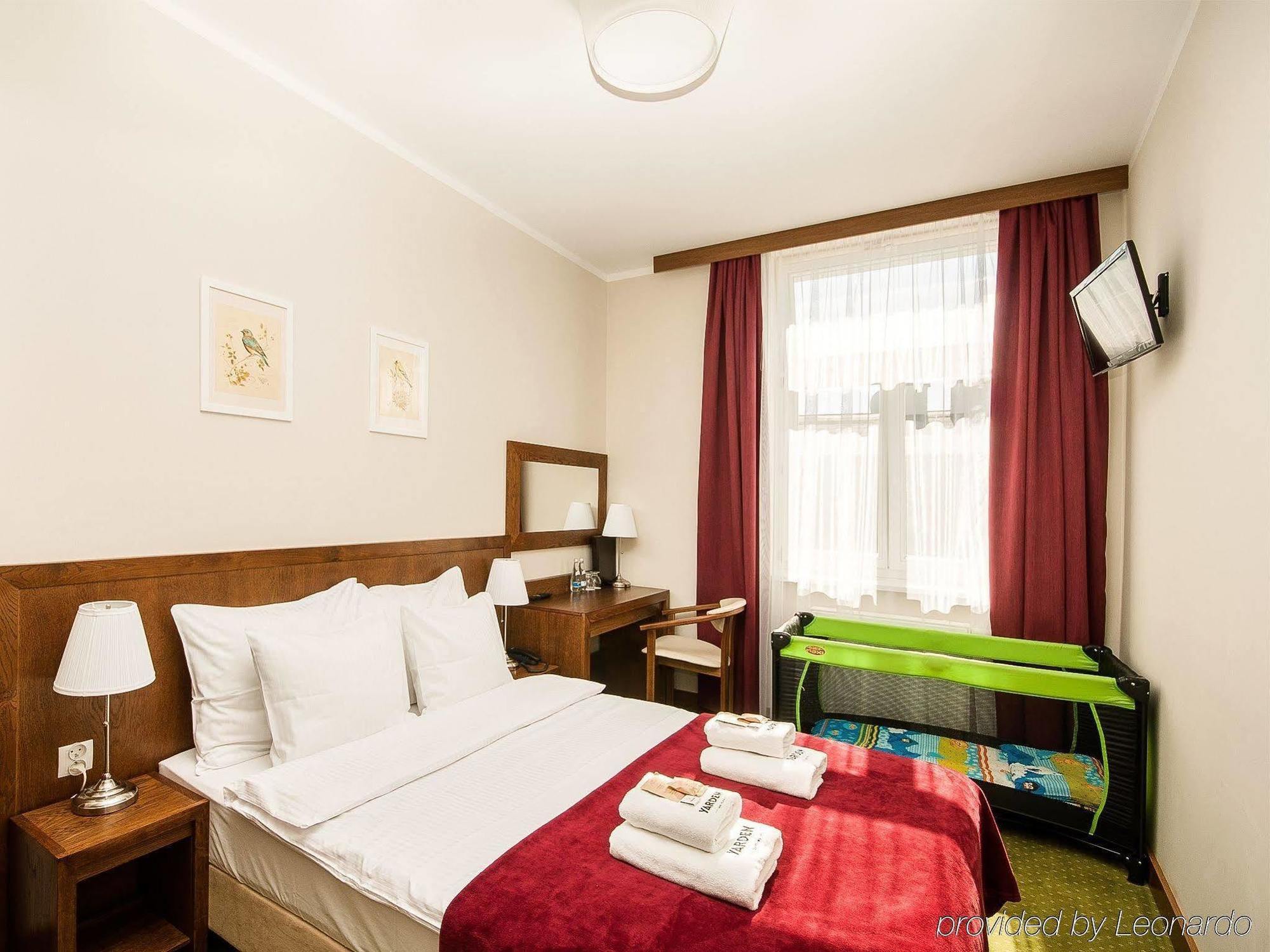Hotel Yarden By Artery Hotels 克拉科夫 外观 照片